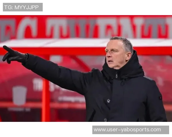 滕哈赫担任特温特技术总监负责球员引进与战略规划工作